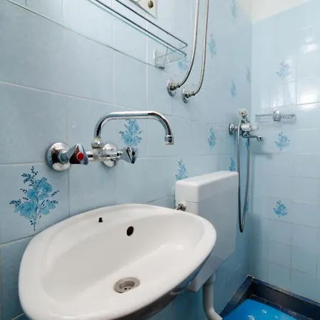 בית נופש Jasminka - Three Bedroom With Terrace And Sea View *